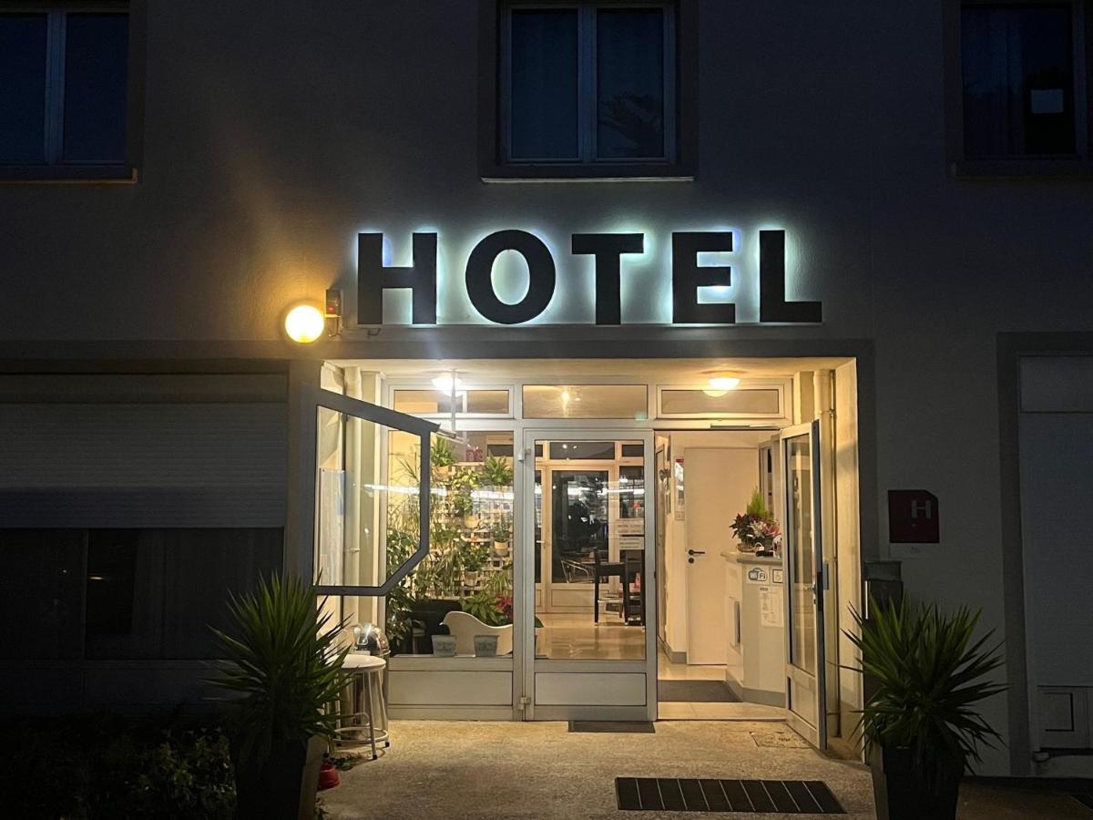 Hotel L'Echappee D'Oleron Saint-Georges-d'Oleron Bagian luar foto